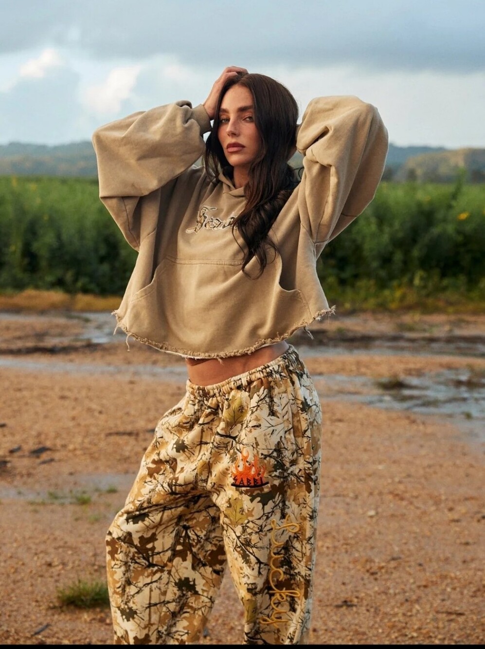 NWT Set ! Sabbi Lucky Duck Sweatpants AND Sabbi Tree Co Cropped Hoodie Large Set